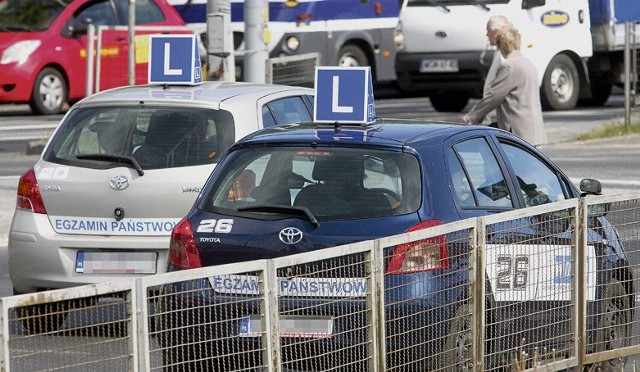 Kursantka będzie ponownie zdawać egzamin na prawo jazdy na koszt WORD-u