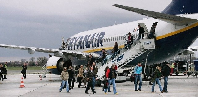 Od lądowania na wrocławskim lotnisku coraz bardziej odstraszają opłaty nawigacyjne, które u nas są jednymi z największych w Europie