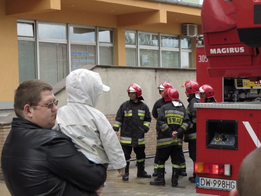 Wrocław: Pożar na Psim Polu. Zawinił środek do rur?