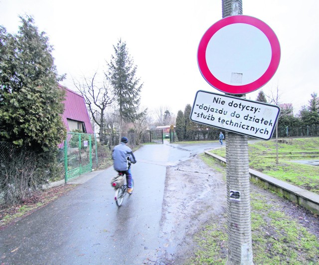 Mieszkańcy chcą, aby ZIKiT poprawił oznakowanie w parku.