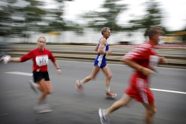 Aby wystartować w maratonie trzeba mieć ukończone 18 lat i przedstawić zaświadczenie o o braku przeciwwskazań zdrowotnych