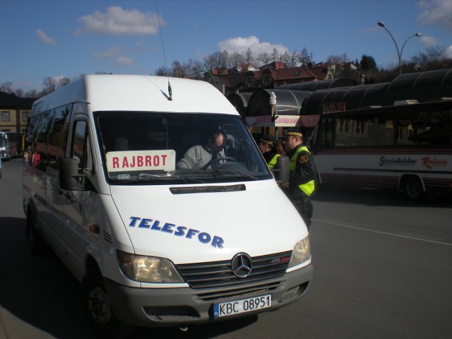 W poniedziałek funkcjonariusze skontrolowali kilka busów odjeżdżających z Bochni do okolicznych wiosek oraz Krakowa