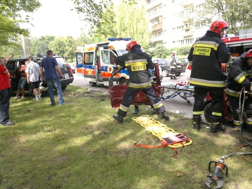 Ciężko ranna kobieta w wypadku na Tatrzańskiej [ZDJĘCIA+FILM]