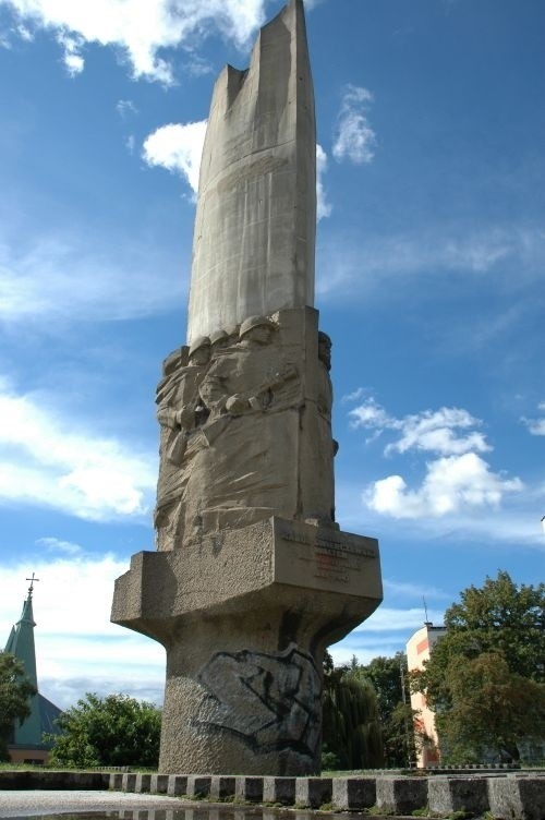 Pomnik Generała Karola Świerczewskiego