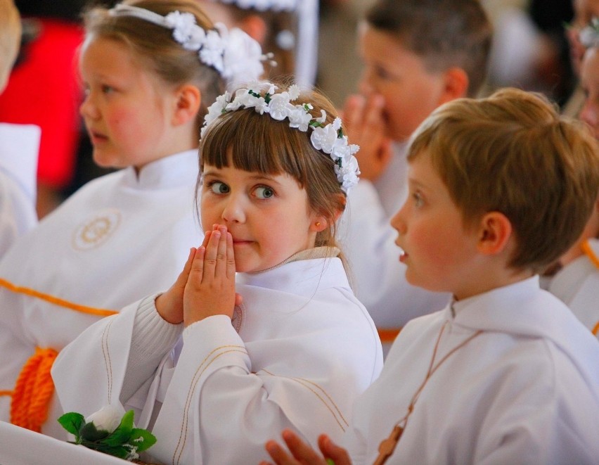 W kościele pw. Aniołów Stróżów Msza komunijna rozpoczęła się...