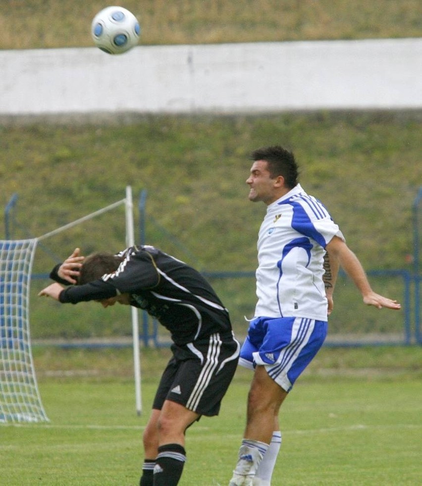 Piłka nożna: Derby dają Górnikowi Wałbrzych mistrza jesieni (zdjęcia)