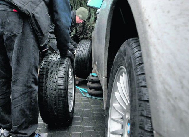 Na oponach zimowych powinniśmy jeździć od listopada do kwietnia