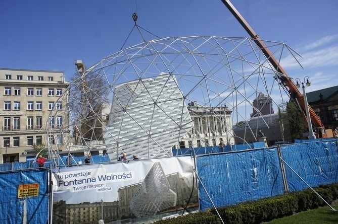 Poznań: Zobacz fontannę na Placu Wolności [ZDJĘCIA]