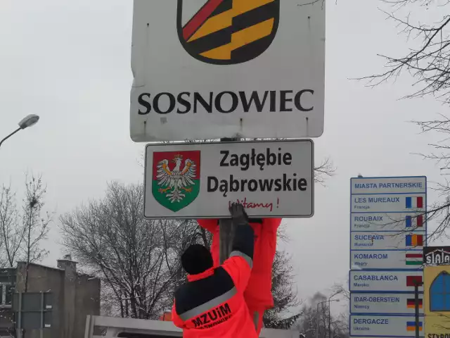 Pierwsze zagłebiowskie witacze już stoją