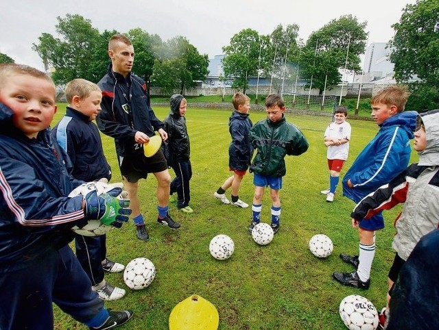W klubie Karkonosze Jelenia Góra trenuje ponad 100 młodych piłkarzy