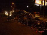 Poznań: Kilka ton śmieci na jezdni