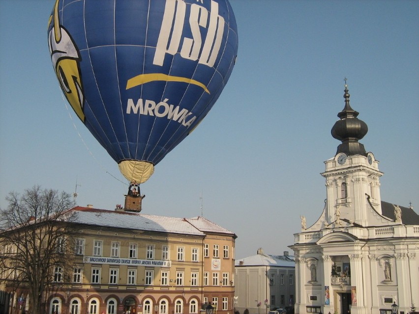 Balon nad Wadowicami. W koszu pilot i dwie pasażerki [ZDJĘCIA]