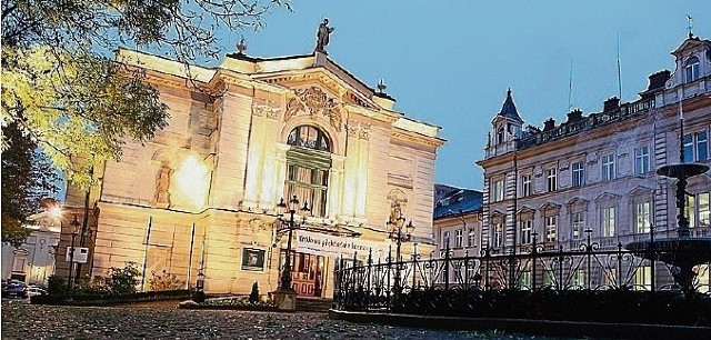 Imponujący urodą nawet dzisiaj gmach Teatru Polskiego zaprojektował wiedeński architekt Emil von Förster