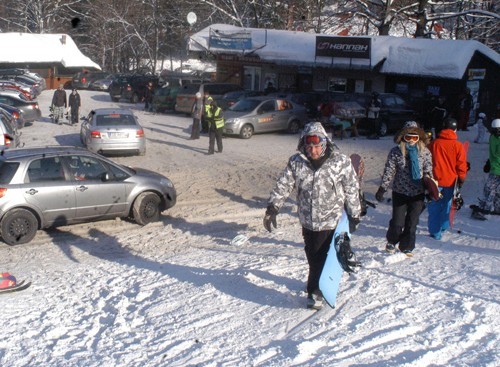 Beskidy: Na stokach jest jeszcze śnieg, ale nadchodzi odwilż [WARUNKI NARCIARSKIE]