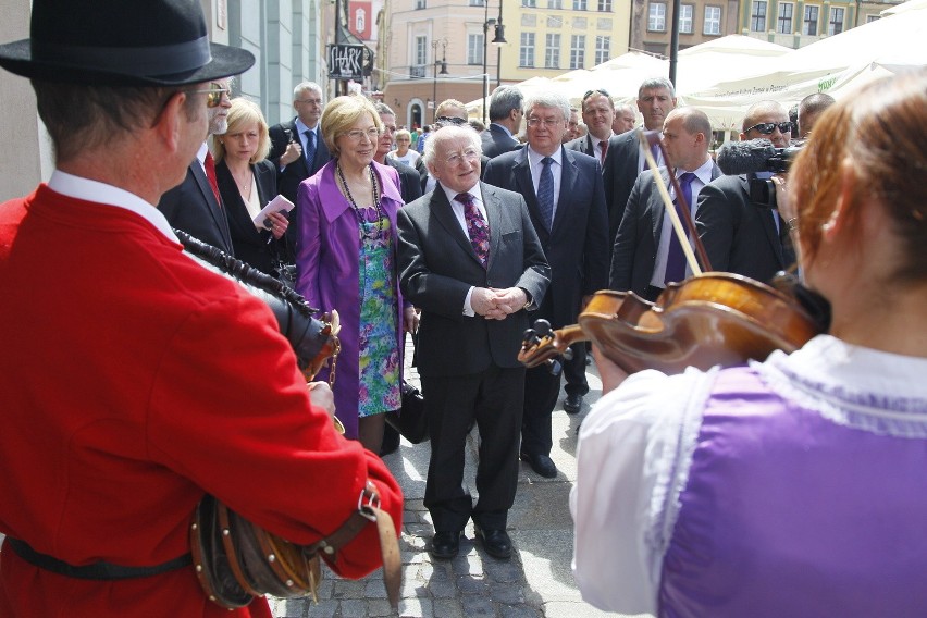 Prezydenta Irlandii i jego żonę oraz towarzyszące osoby...