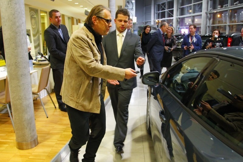 Maratończyk z Poznania odjechał nowym Volvo [ZDJĘCIA]
