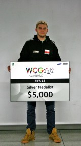 Poznaniak wicemistrzem świata WCG w grze FIFA 2012 [ZDJĘCIA]
