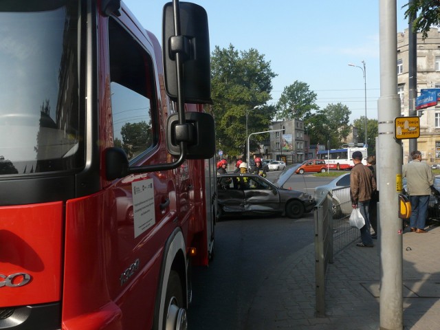 Łódź, skrzyżowanie Zachodniej i Lutomierskiej. W poniedziałek rano doszło tam do wypadku.