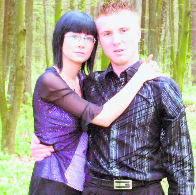 Katarzyna Lewczuk i Paweł Kucharewicz - SMS o treści: PARA.12 na numer 72355. Koszt SMS to 2,46 zł z VAT.