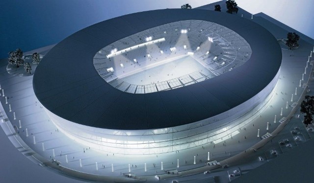 Nowy stadion, przypominający chiński lampion, pomieści 43 tys. fanów. Obecnie wykonawca sprowadza sprzęt do budowy obiektu