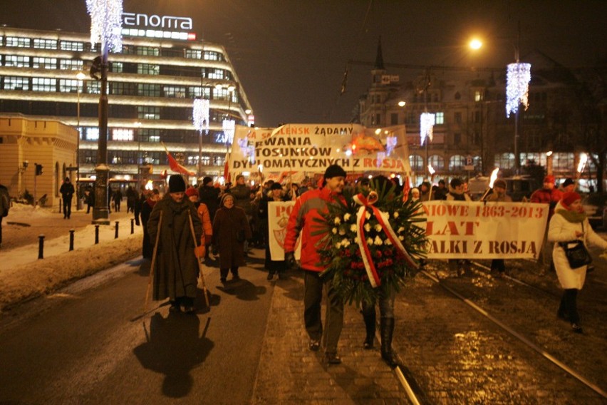 Wrocław: Prawicowy marsz z pochodniami. Chcą nowego powstania (ZDJĘCIA)