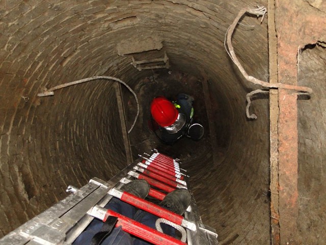 Tajemniczy tunel odkryty przy skrzyżowaniu ulic Glogowskiej i Kominka w Polkowicach