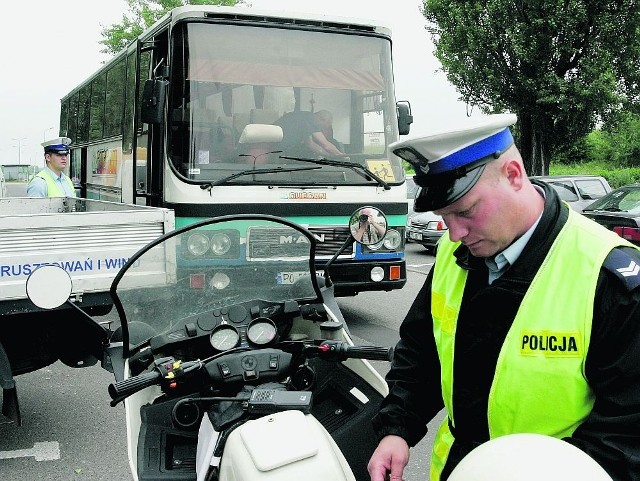 Maj, czerwiec i wrzesień - to miesiące, gdy najczęściej kontrolowane są autokary