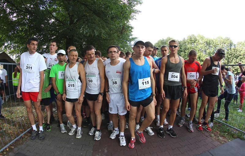 W niedzielę nad Zalewem Zemborzyckim odbyła się &quot;Pierwsza dycha do maratonu&quot; (ZDJĘCIA)