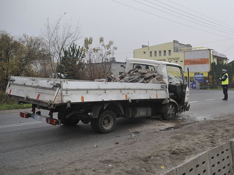 Łódź: groźny wypadek na Tomaszowskiej [ZDJĘCIA]