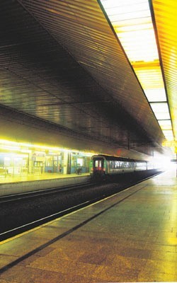 Krakowski dworzec dzieli przepaść od tych w mniejszych małopolskich miejscowościach