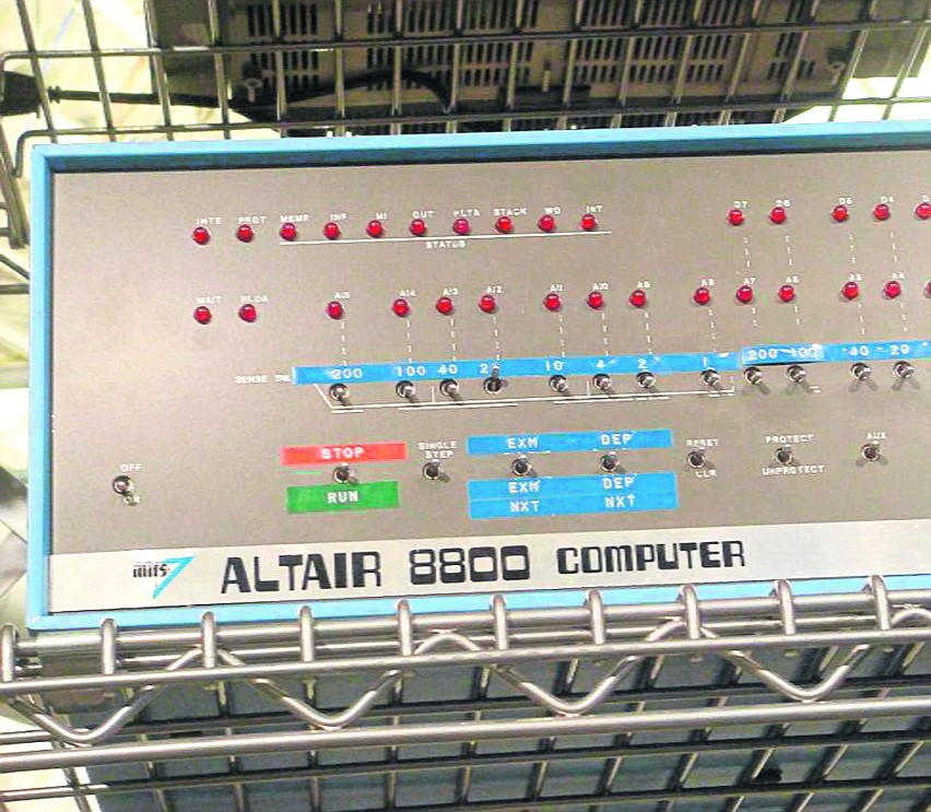 ALTAIR 8800 - zaprezentowany został przez Eda Robertsa i...