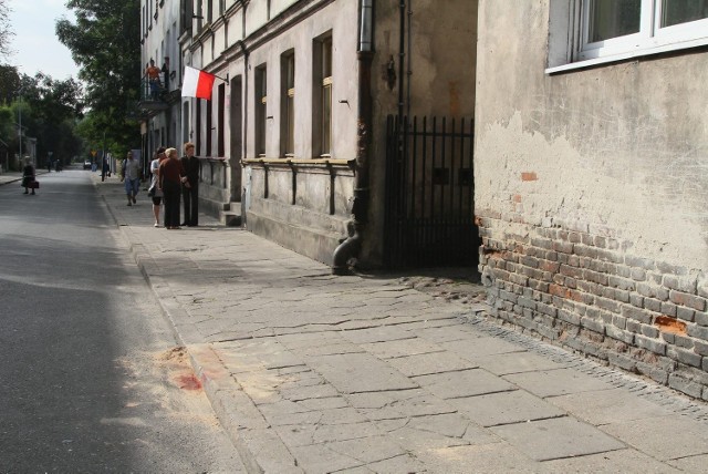 Podczas policyjnego pościgu przy ulicy Kruczej w Łodzi zginął bandyta. Strzał padł z broni doświadczonego policjanta.