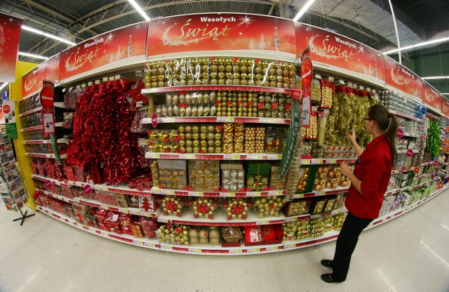 Pracownicy marketów Tesco otrzymają bony, a także 10-procentowy rabat na zakupy