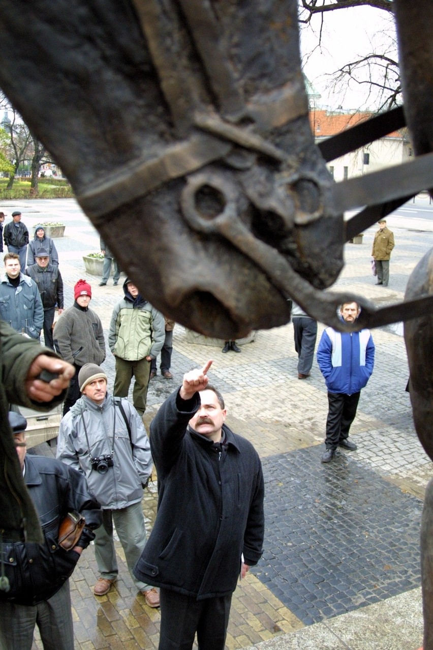 Pomnik Józefa Piłsudskiego stoi na pl. Litewskim od 10 lat