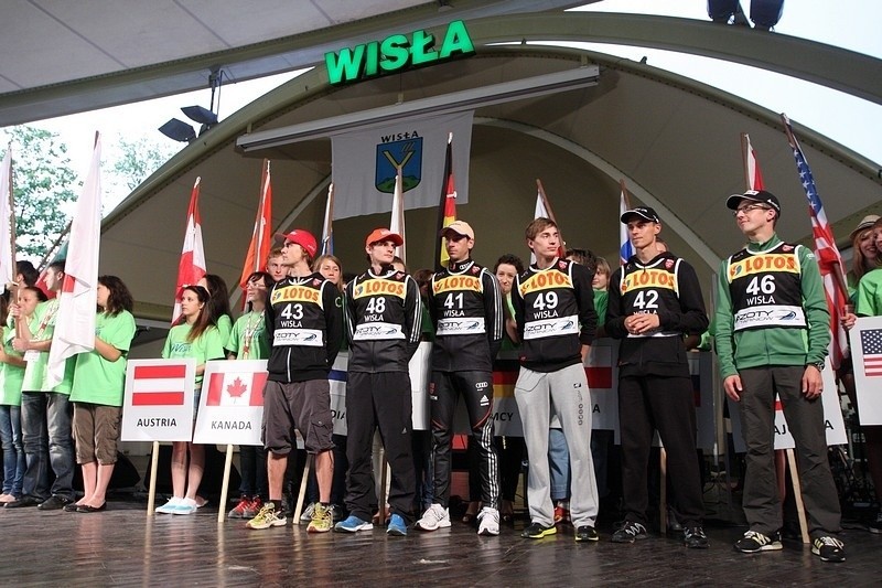 FIS Grand Prix 2012 w skokach: Ośmiu Polaków w konkursie indywidualnym