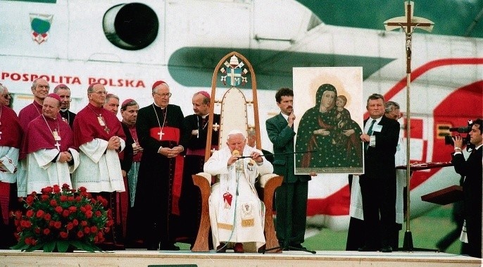 To już 7 lat bez Jana Pawła II. Kim dla nas jest?