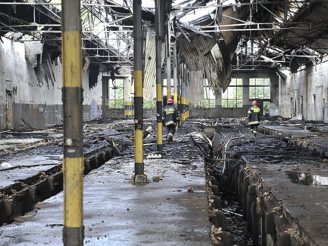 We wtorek wyjaśnianie przyczyn pożaru w zajezdni Dąbrowskiego