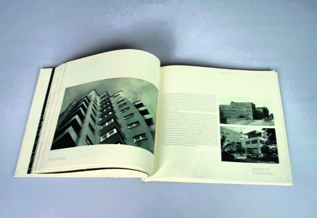 "Szlak architektury modernistycznej w Katowicach" to praca dyplomowa Zofii Oslislo z 2009 roku