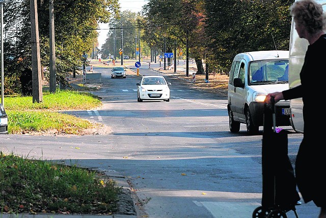 Nierówna nawierzchnia Drogi Męczenników Majdanka jeszcze rok poczeka na remont