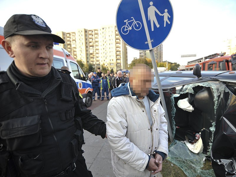 Łódź: wypadek na Retkińskiej. Kierowca i pasażer pijani
