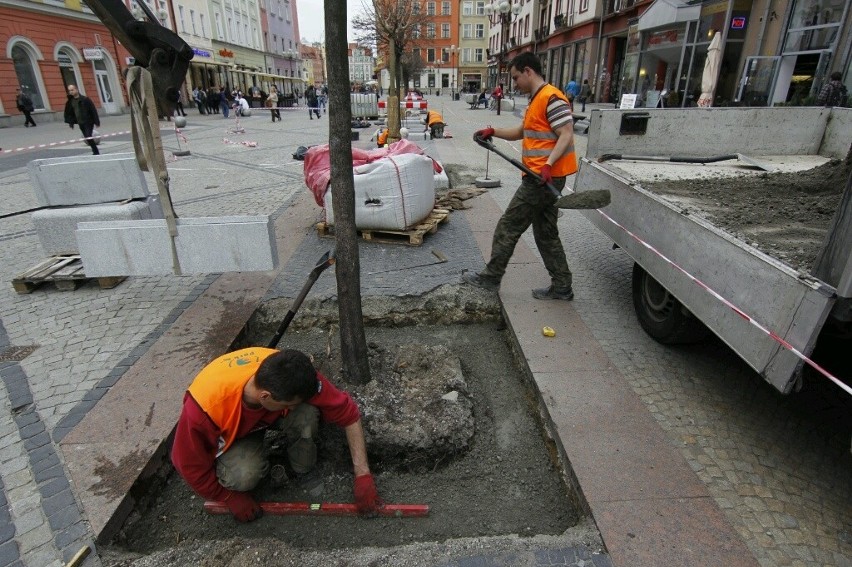 Zobacz jak zmienił się wrocławski Rynek (ZDJĘCIA)