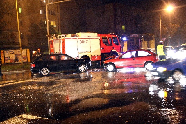 Czwartkowy wypadek obok placu budowy galerii - jeden z wielu w tym miejscu