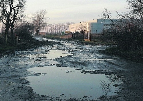 Za rządowe dotacje można wyremontować małą drogę lokalną