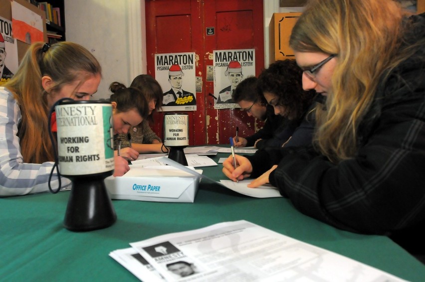 W Lublinie trwa Maraton Pisania Listów Amnesty International