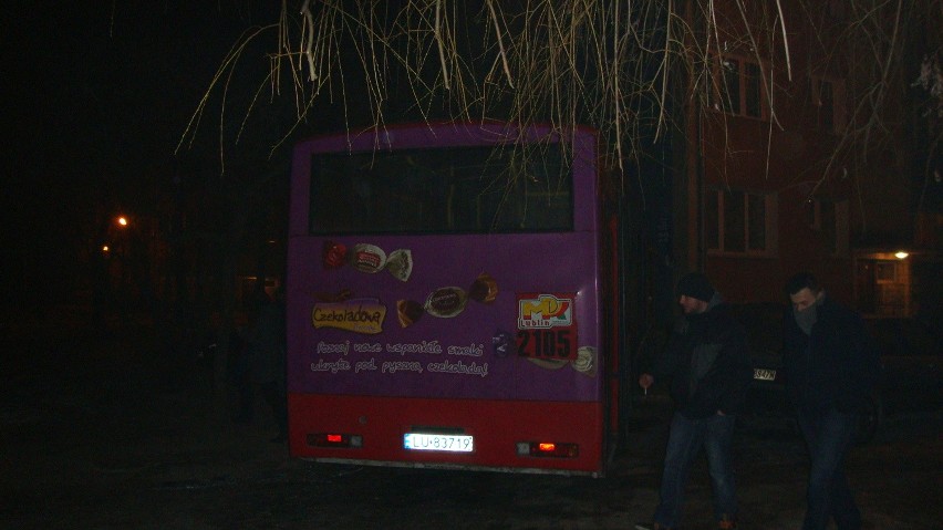 Dr. Męczenników Majdanka: Autobus staranował 4 auta (FOTO)