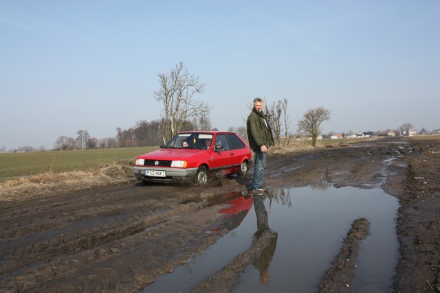 Mateusz Szmyt do domu dojeżdża tą drogą...