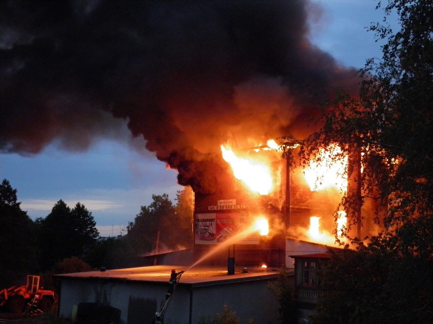 Pożar w Zblewie: Spłonął młyn, własność firmy HOSBY -ZDJĘCIA
