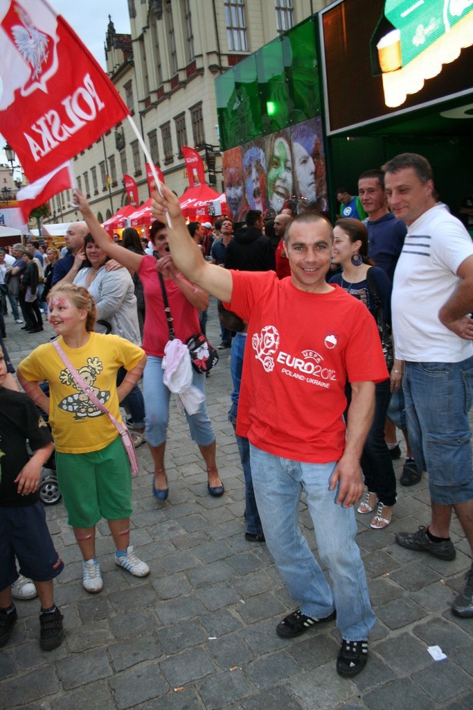 Cały Wrocław kibicuje. Pokaż się biało - czerwonym! (NAGRODY)