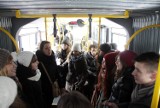 Chór &quot;Ergo Cantemus!&quot; zaśpiewał w autobusach MPK Lublin (ZDJĘCIA)