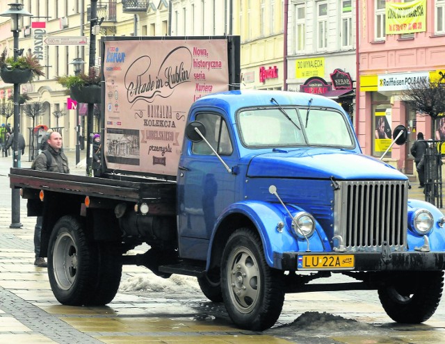 Zabytkową ciężarówkę FSC lublin 51 można oglądać pod redakcją Kuriera Lubelskiego